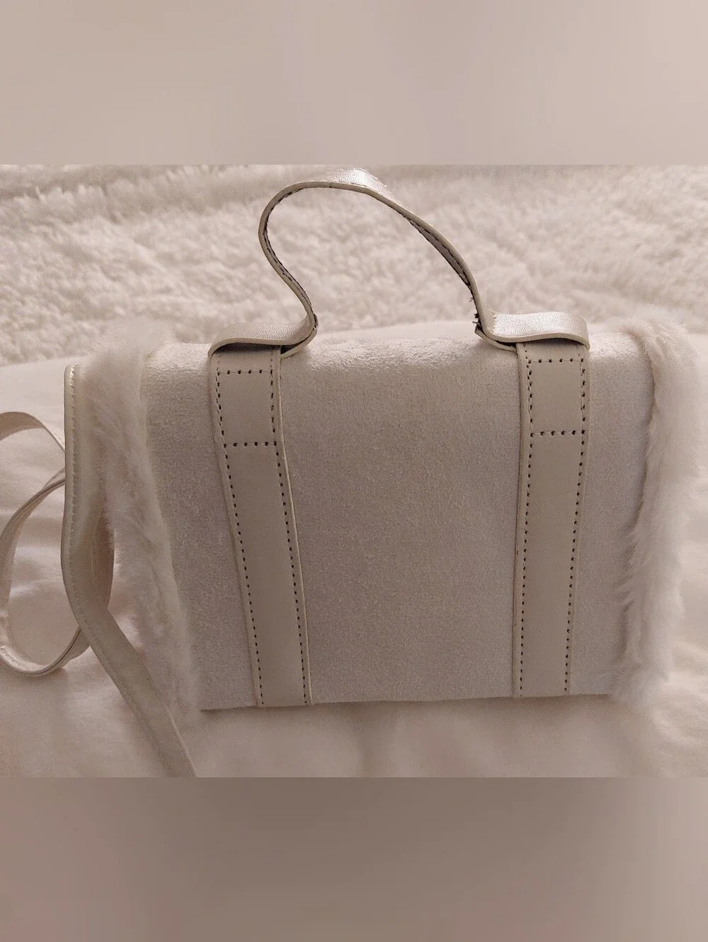 HELLO KITTY- White Faux Fur Handbag with Red Bow Accent